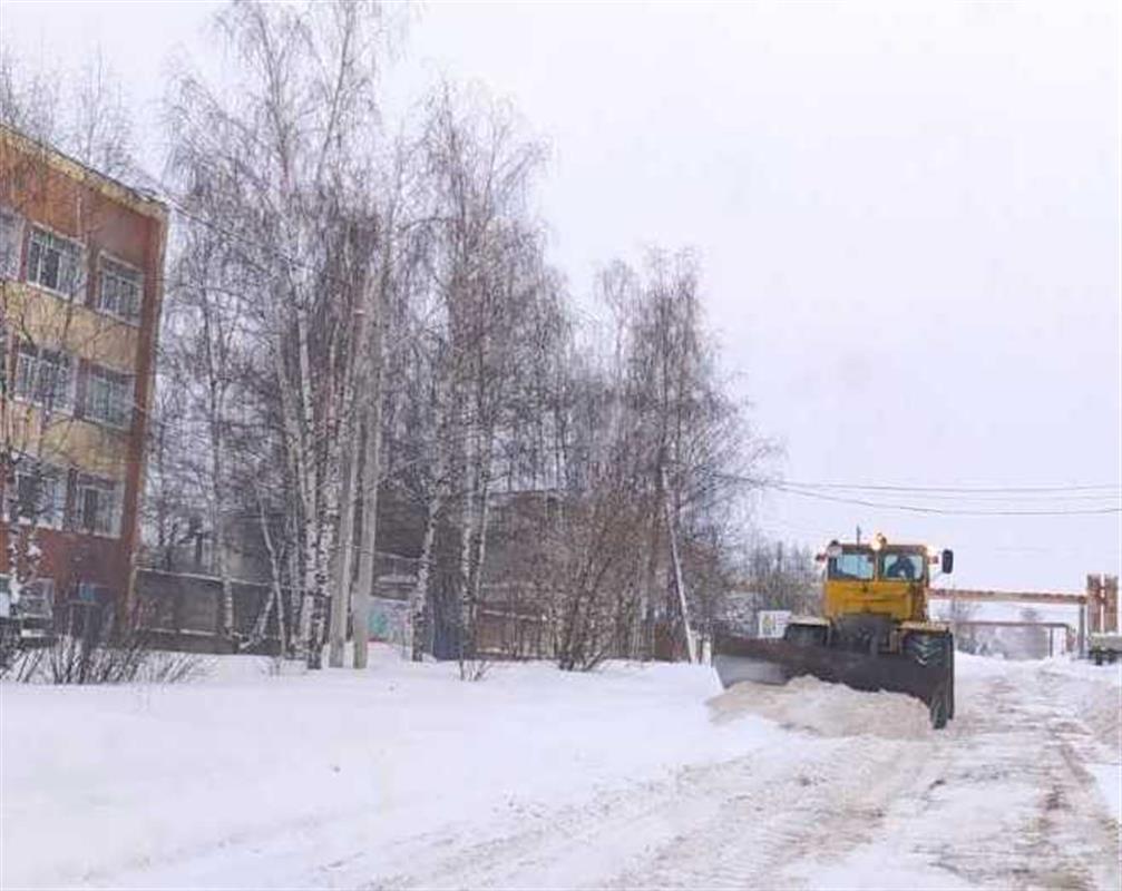 Костромские дорожники оперативно устраняют последствия снегопада
