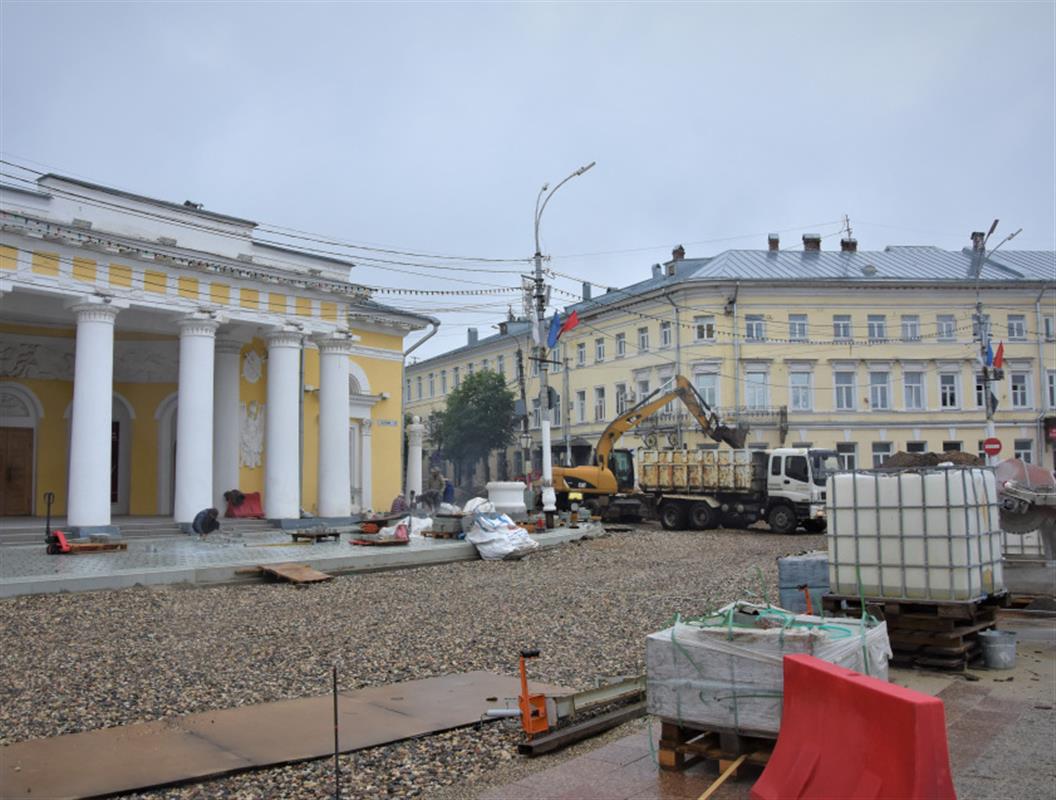 Капитальный ремонт Сусанинской площади должен завершиться в этом году