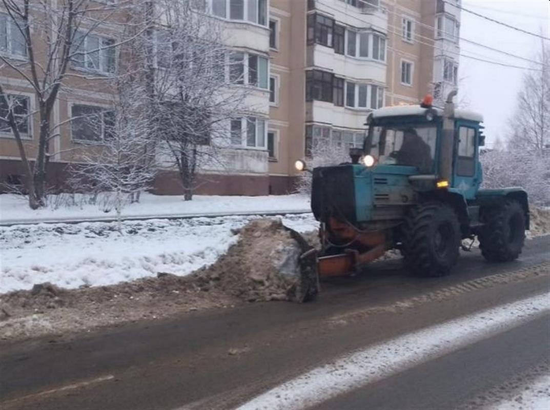 В помощь дорожным службам на расчистку от снега улиц Костромы вышли подрядчики
