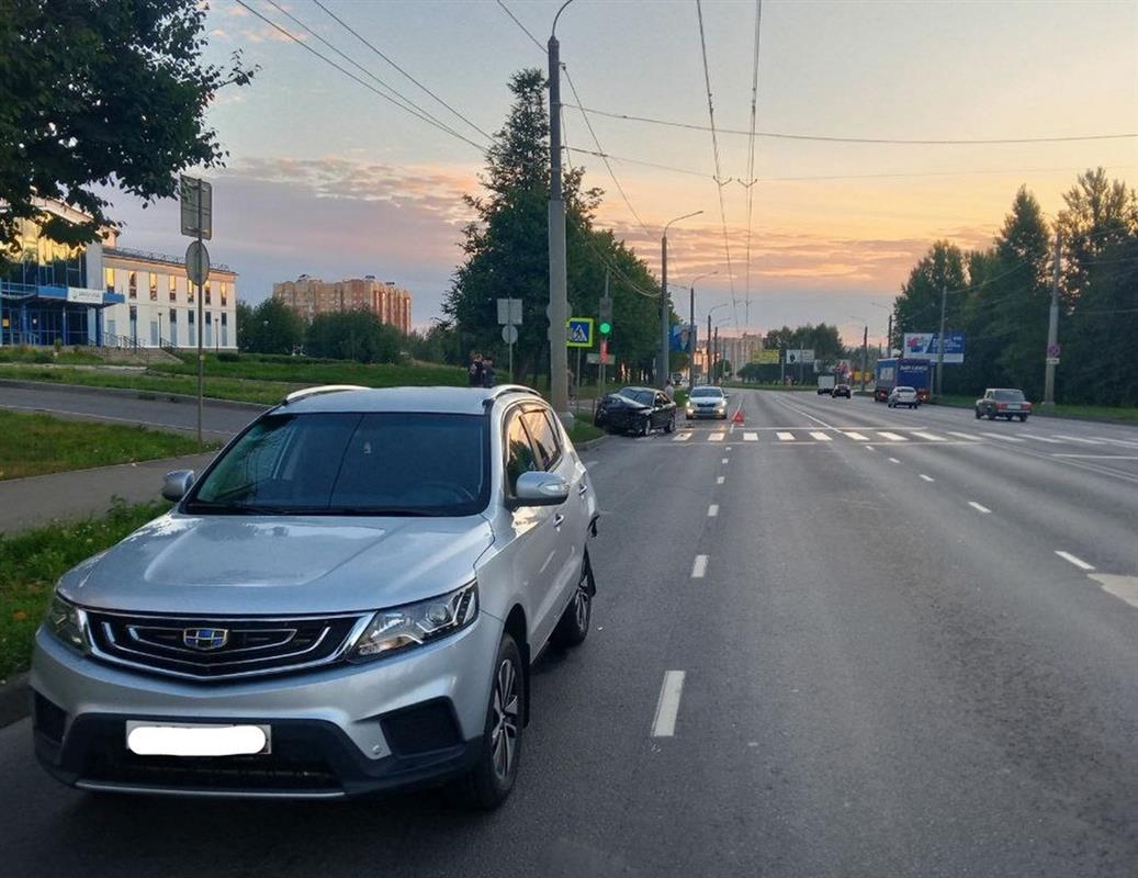 В Костроме нетрезвый водитель иномарки спровоцировал ДТП
