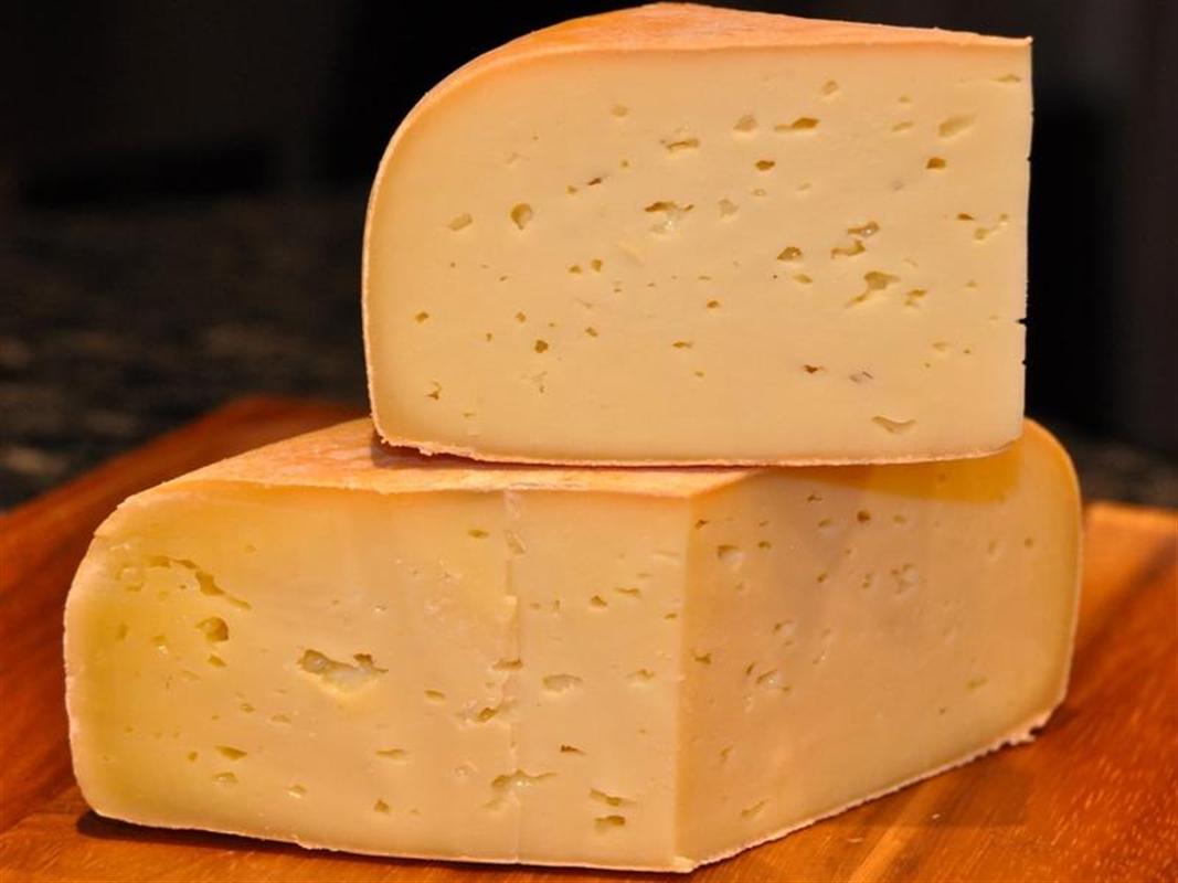 Костромичей научили, как правильно выбрать сыр