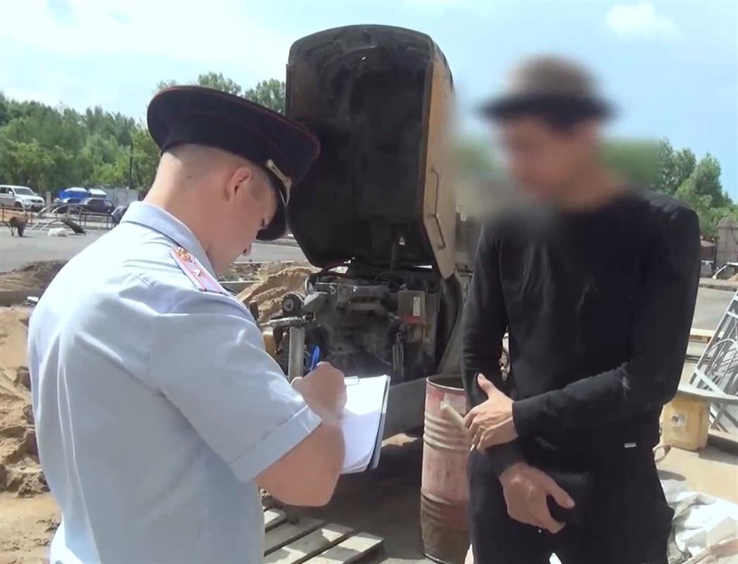 Полицейские проверяют легальность пребывания трудовых мигрантов в Костромской области
