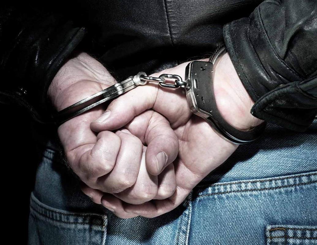 Полицейские задержали с поличным двоих наркозакладчиков в Костроме

