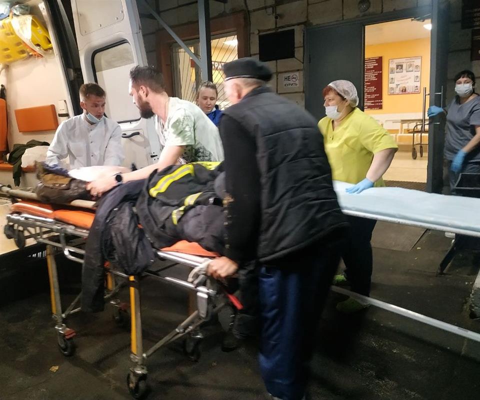 Один человек погиб, четверо пострадали из-за жесткой посадки вертолета под Костромой