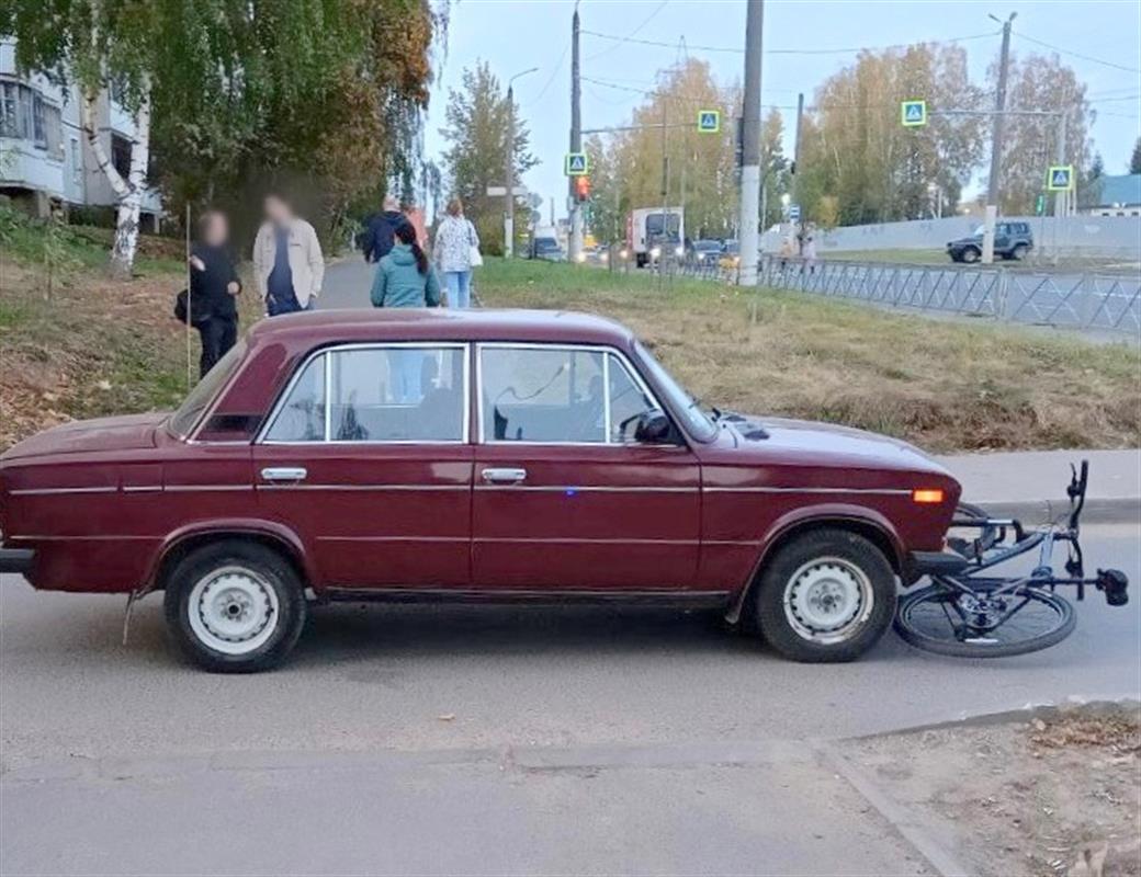 Трое велосипедистов пострадали в ДТП на костромских дорогах в выходные дни
