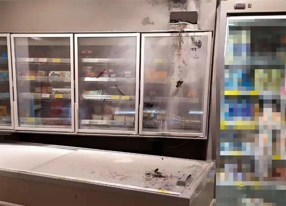 В МЧС назвали причину пожара в магазине на улице Ивана Сусанина в Костроме