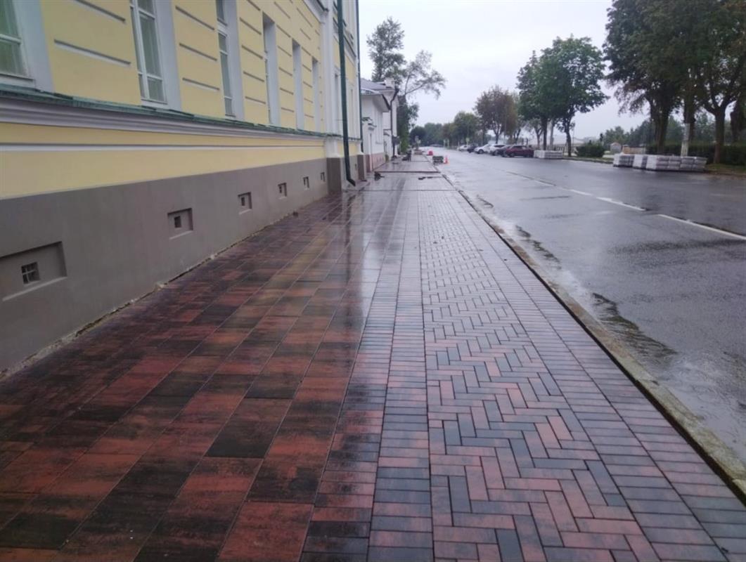 На некоторых тротуарах в Костроме асфальт заменят плиткой
