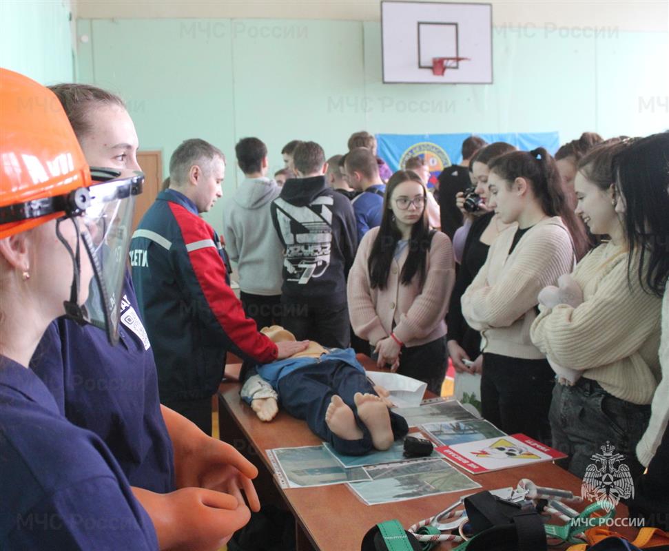 Костромские студенты изучают правила безопасности жизнедеятельности 