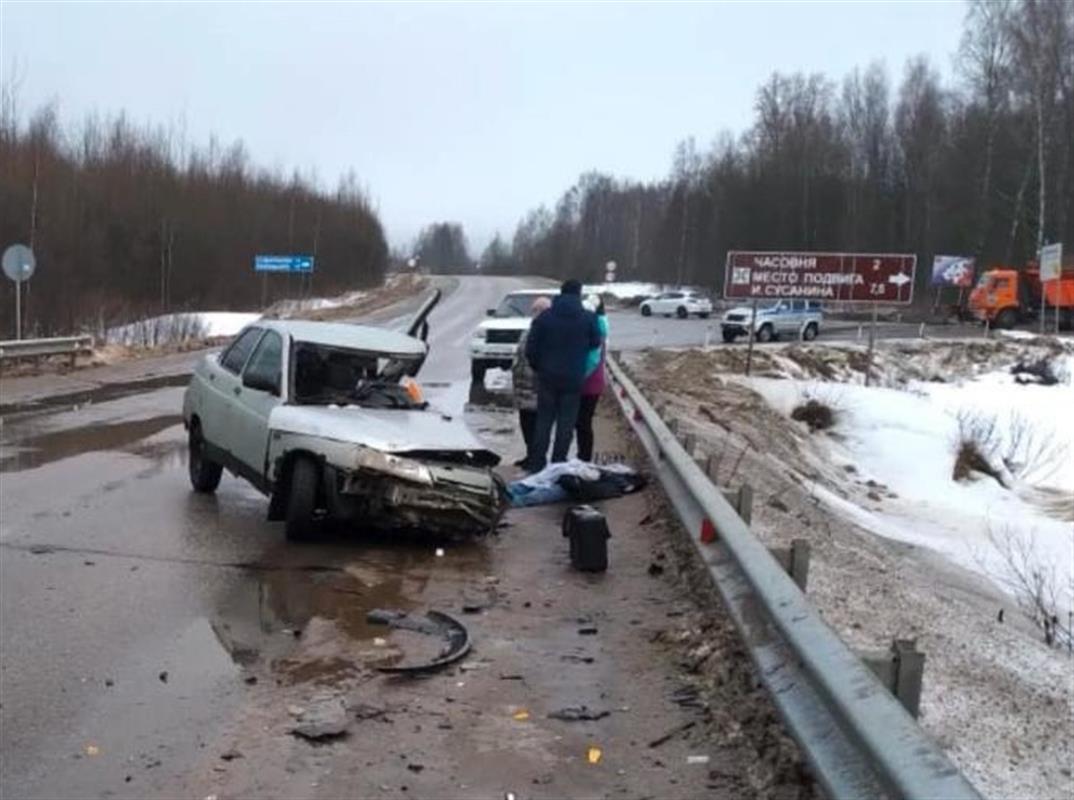 Выезд на «встречку» стал причиной смертельного ДТП на костромской трассе