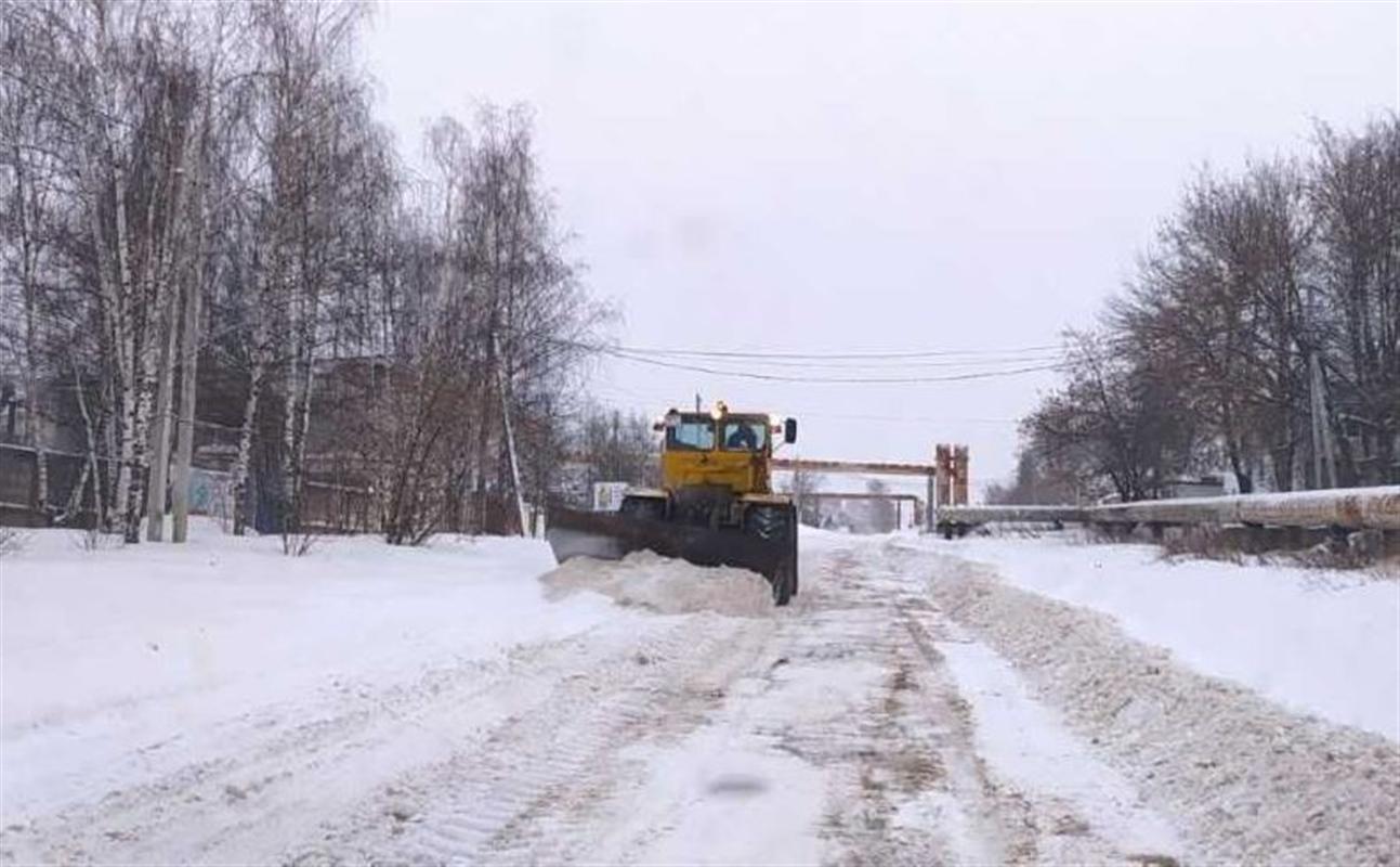 На расчистку Костромы после снегопада выведена дополнительная техника	