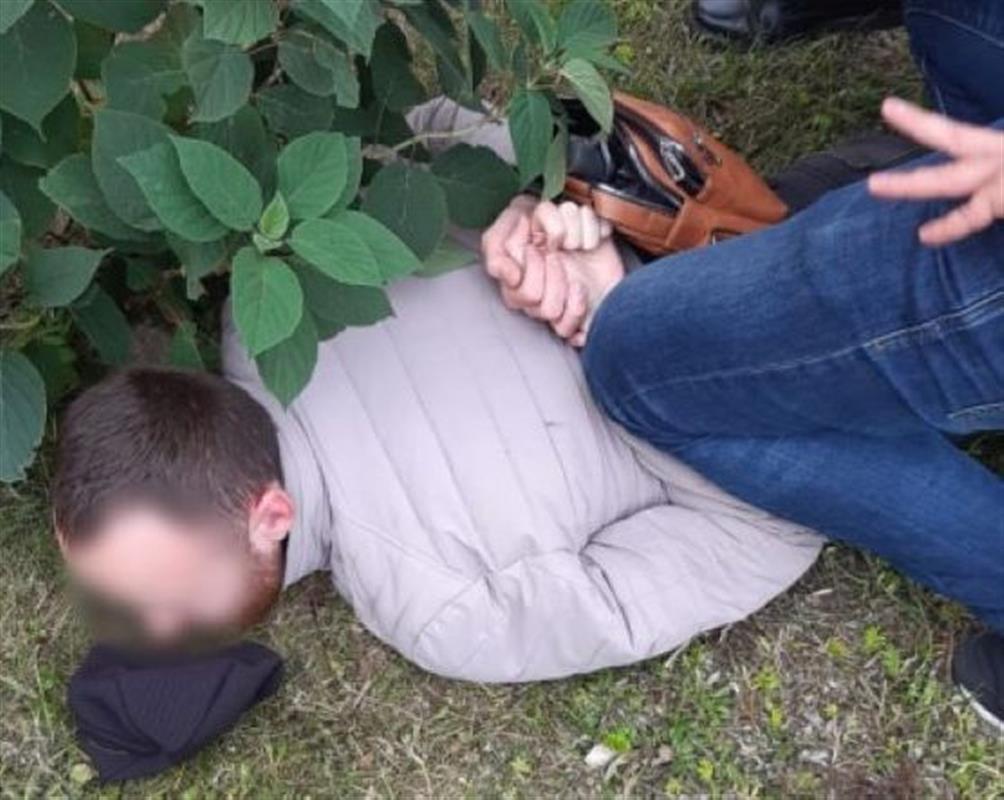 В Костроме задержали закладчика с крупной партией наркотиков