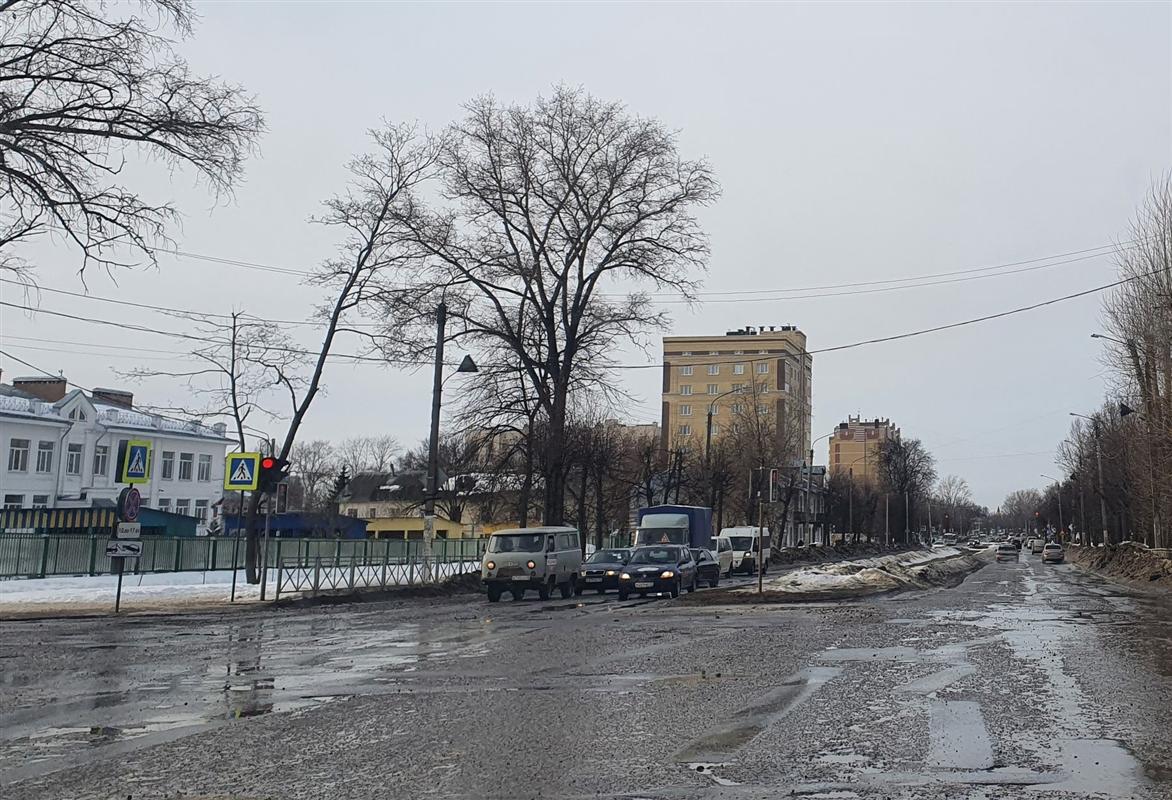 Перед асфальтированием на костромских улицах приведут в порядок коммуникации
