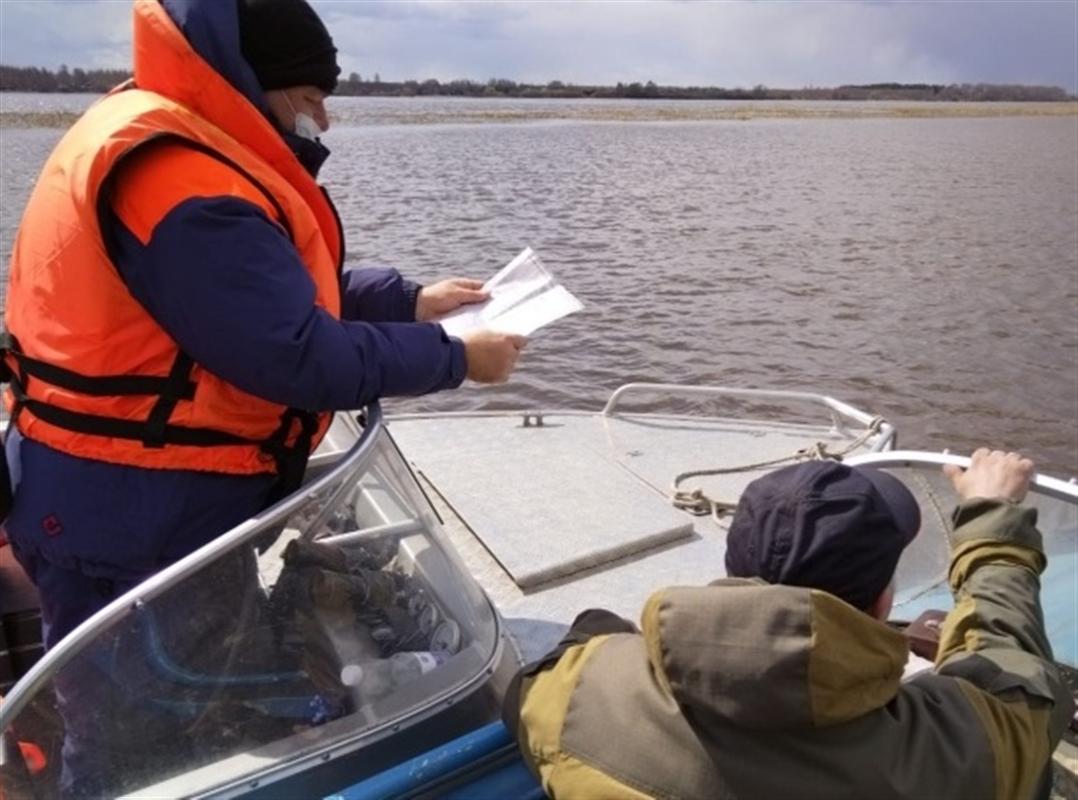 Инспекторы ГИМС ежедневно патрулируют костромские водоемы 