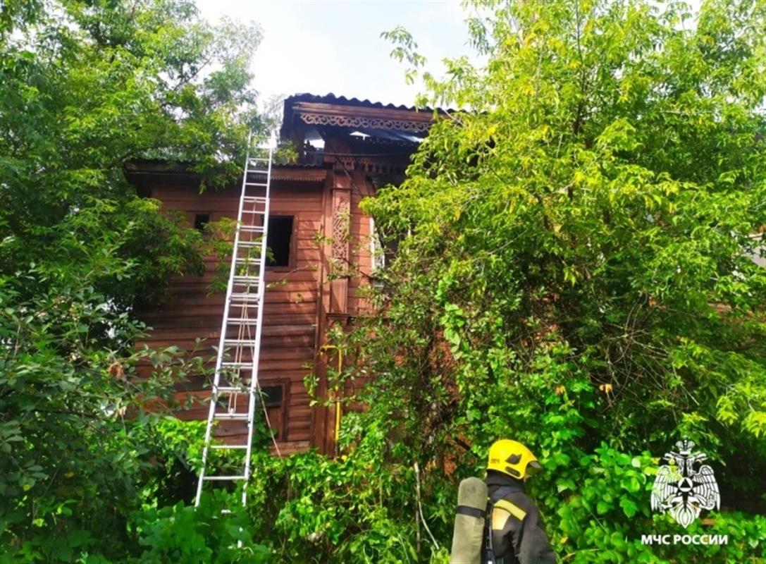 В Костроме после пожара в нежилом доме нашли тело неизвестного мужчины