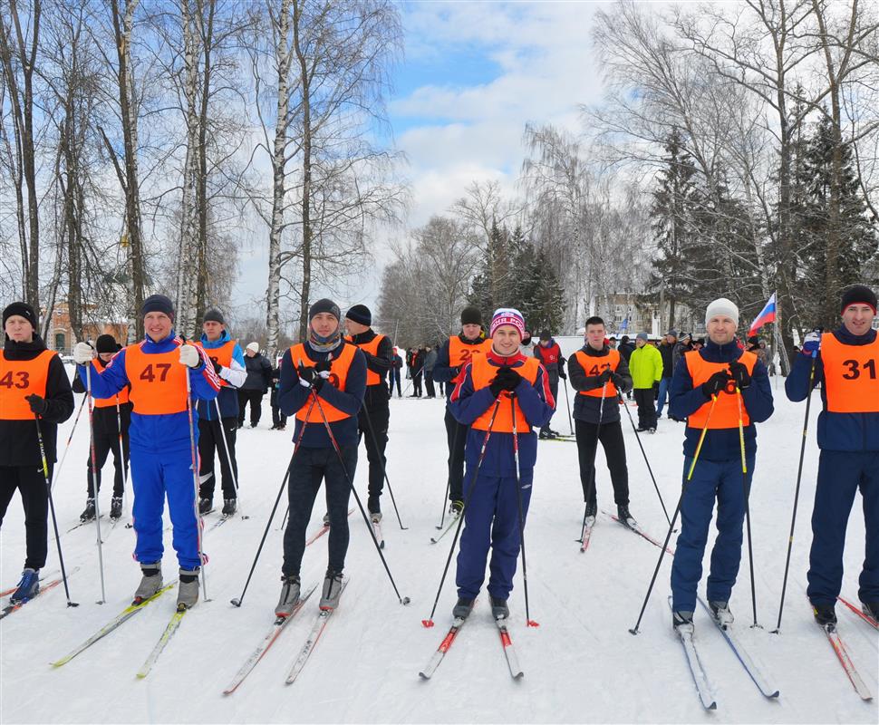Сотрудники костромского УФСИН поборолись за победу в лыжной гонке
