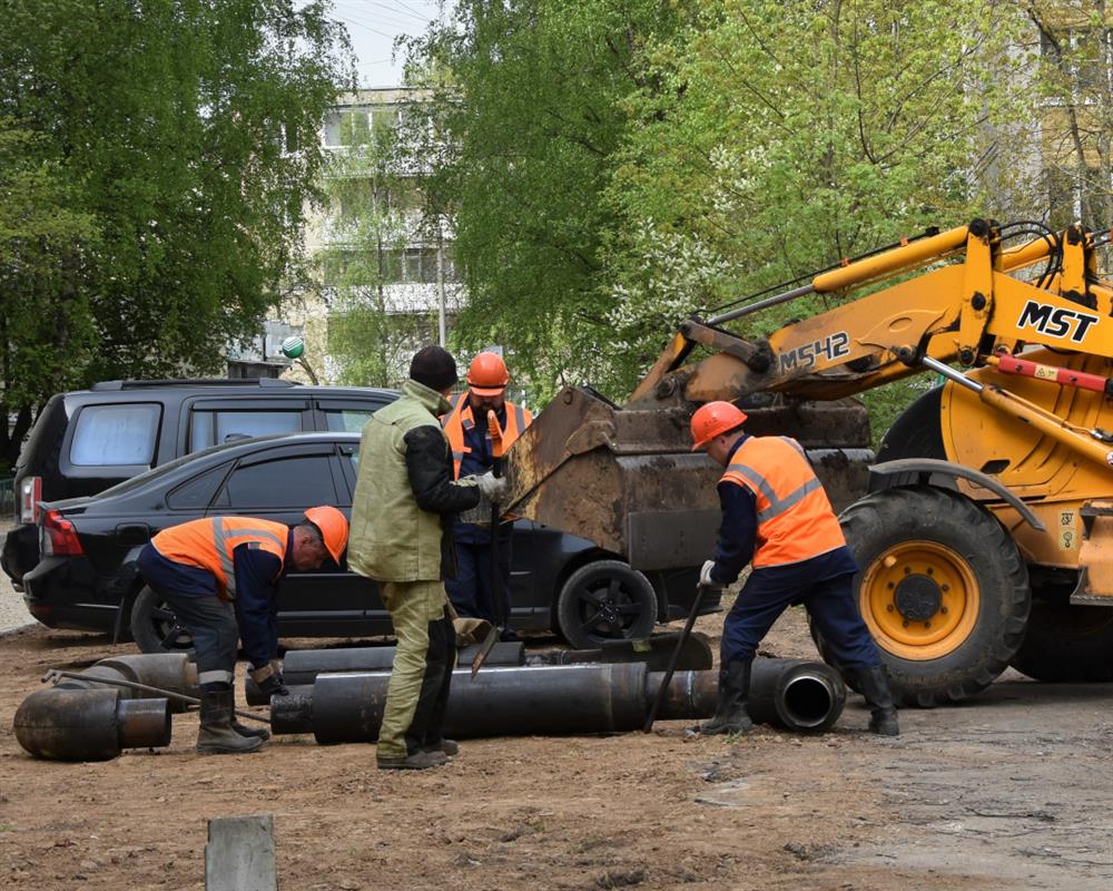 Ремонты сегодня проводятся на 14 участках квартальных теплосетей в Костроме
