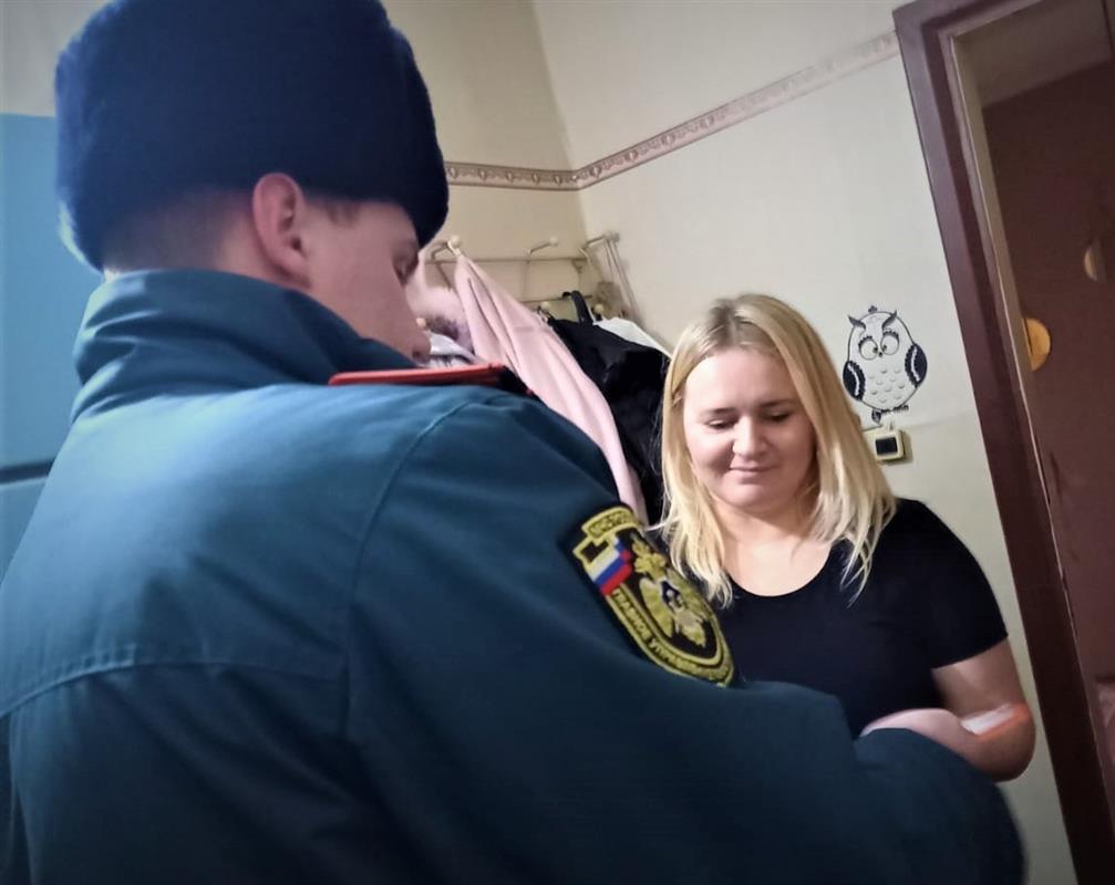 Специалисты проводят рейды по профилактике пожаров в домах костромичей
