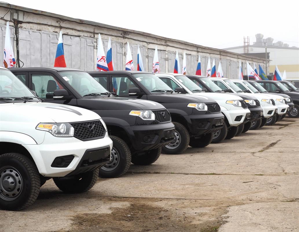 Костромская область отправила новую партию внедорожников в зону СВО