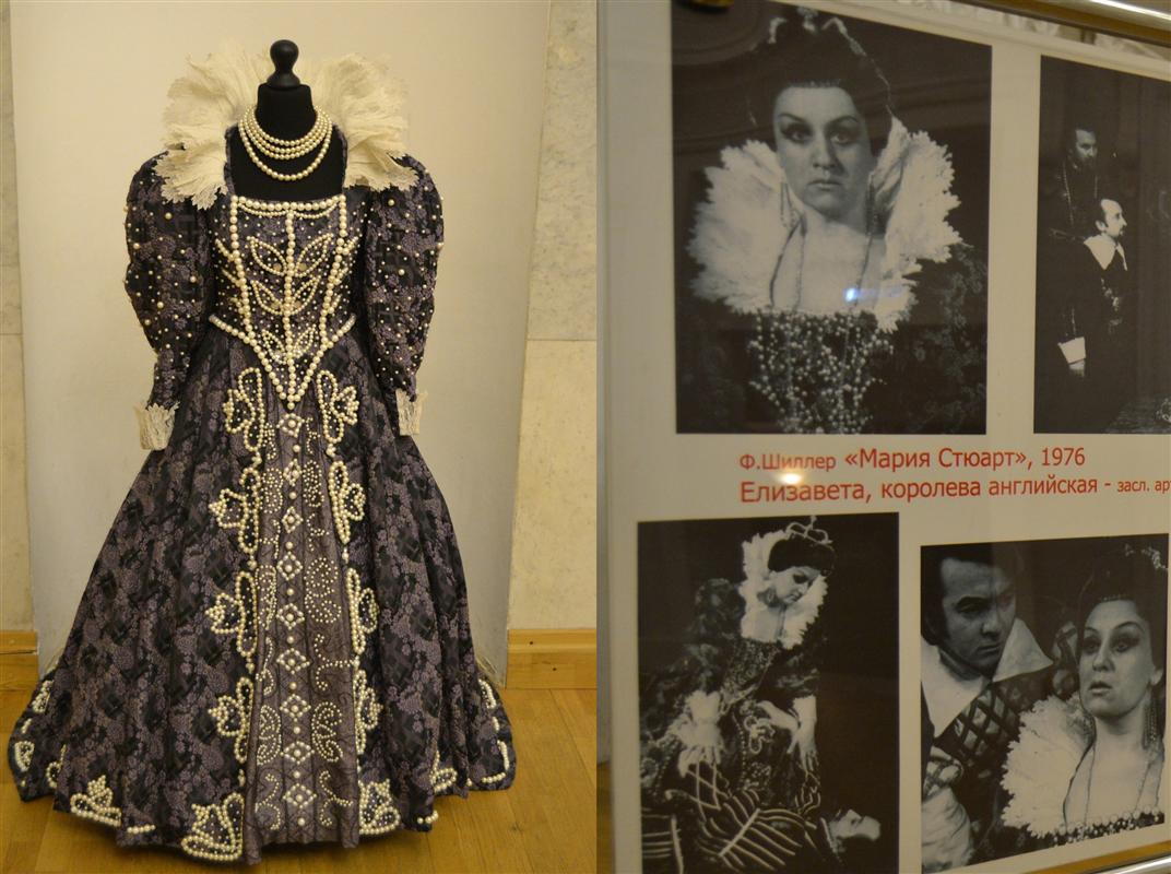 В драмтеатре показали королевское платье, на реставрацию которого ушло 3 килограмма жемчуга