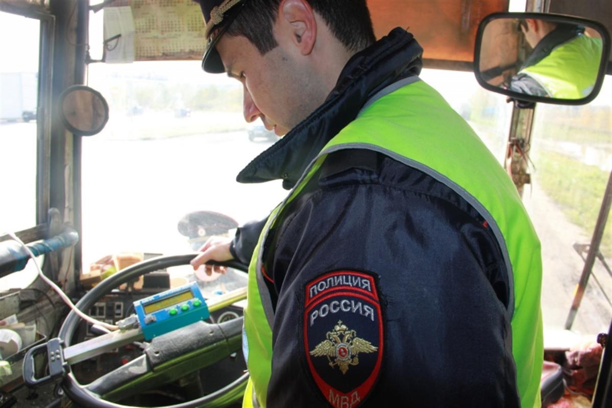 Пятерых водителей автобусов наказали в Костроме за нарушения на дорогах