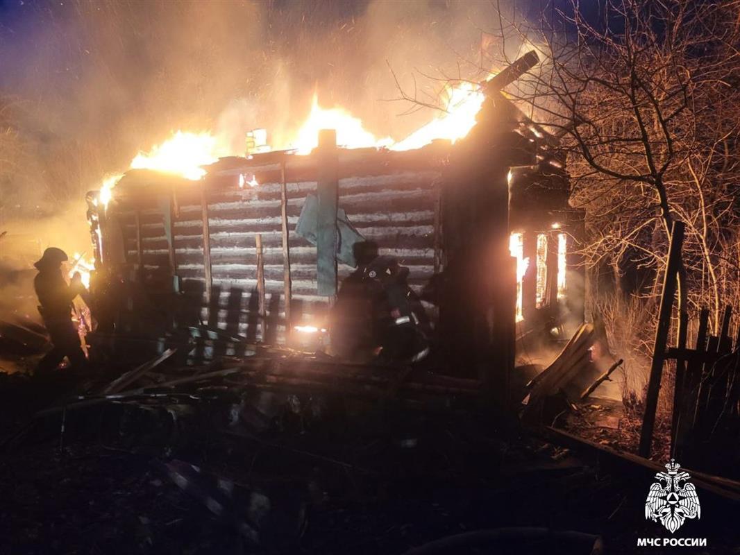 В костромской деревне при пожаре в частном доме погиб местный житель 
