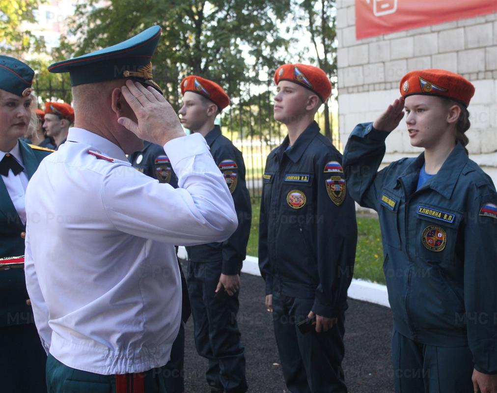 Костромские кадеты МЧС России получили свои первые погоны
