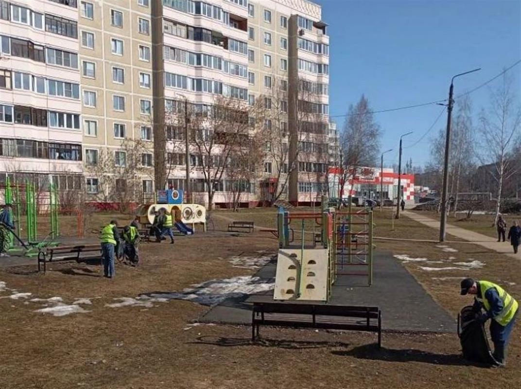 В Костроме стартовала генеральная уборка после зимы
