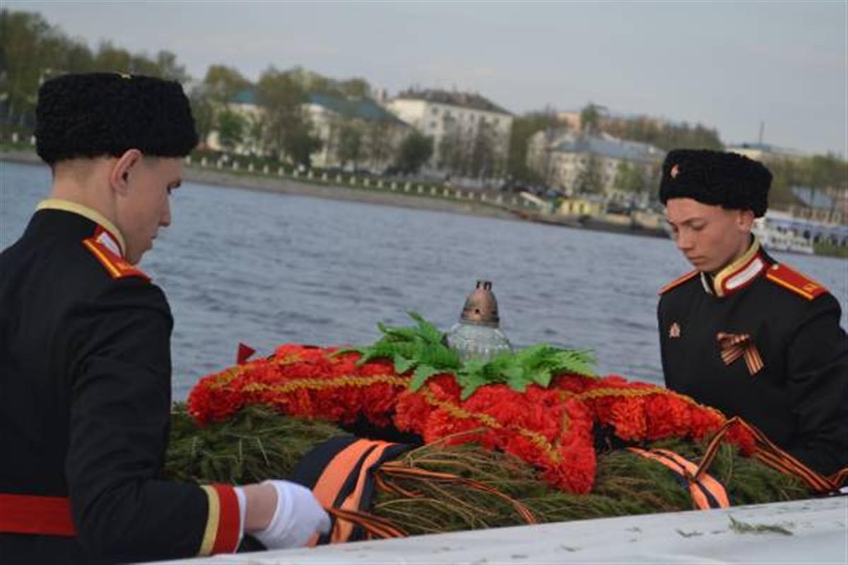 Сегодня в Костроме на воду торжественно спустят «Венки Победы»
