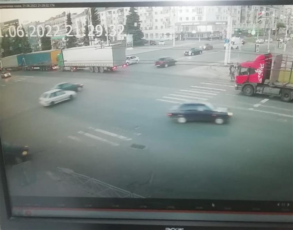 Водитель фуры, создавший затор на центральной улице Костромы, заплатит штраф