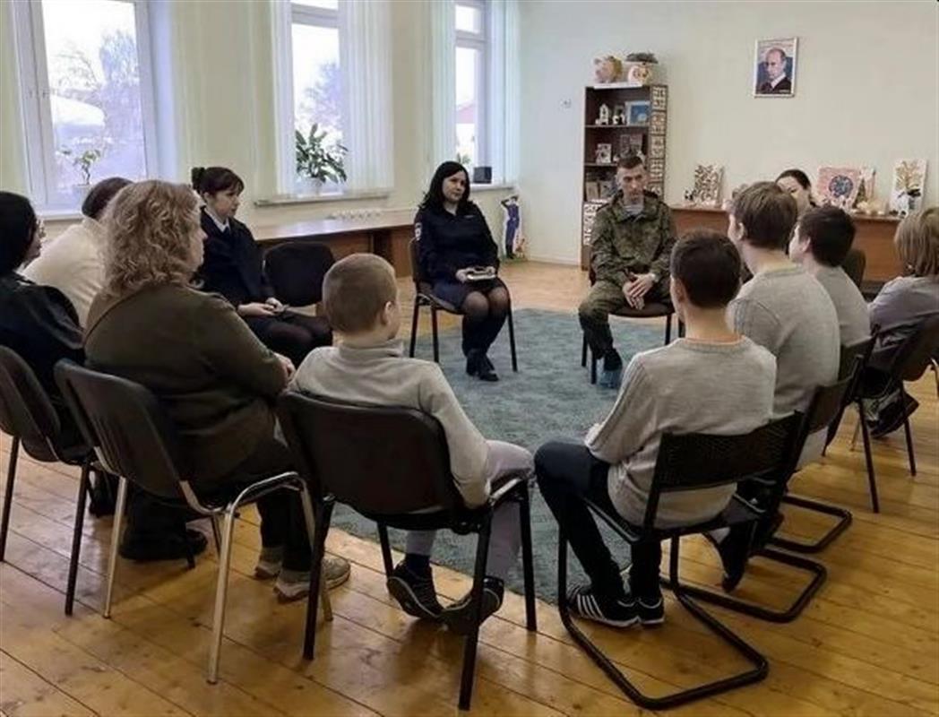 В Костроме наставники помогают трудным подросткам с адаптацией в обществе
