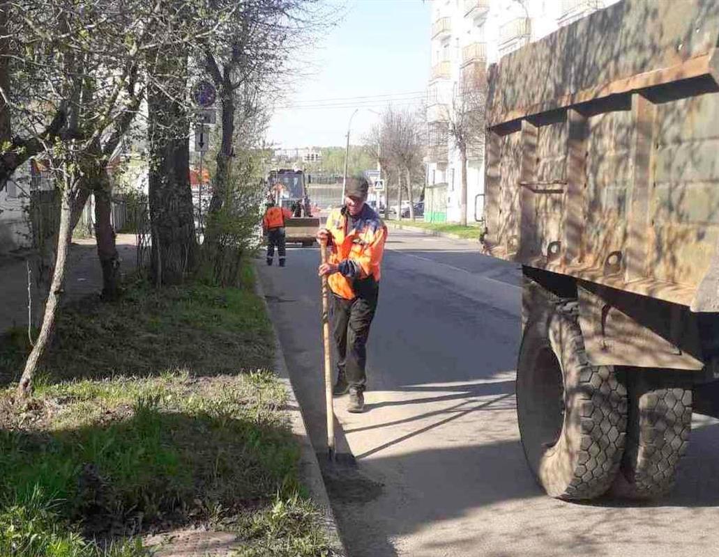 На каких улицах сегодня наводят чистоту в Костроме?

