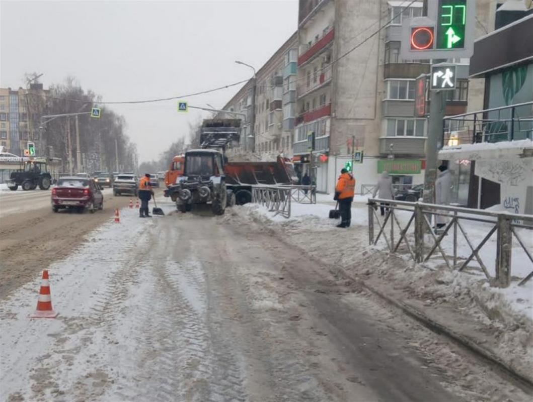 За сутки с улиц Костромы вывезли более пяти тысяч кубометров снега