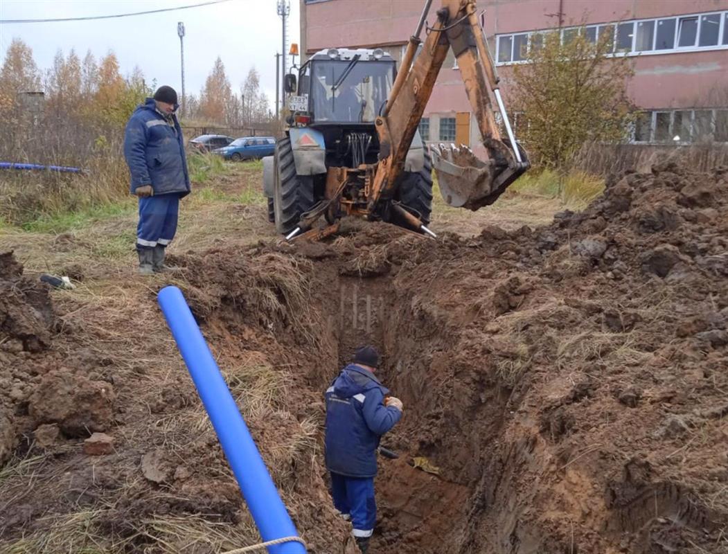 В костромском посёлке Первом прокладывают резервный водопровод
