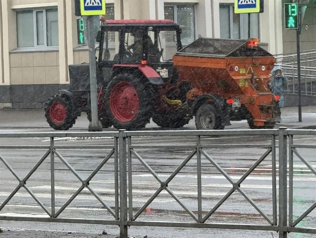 Из-за непогоды в Костроме возобновили противогололёдную обработку дорог
