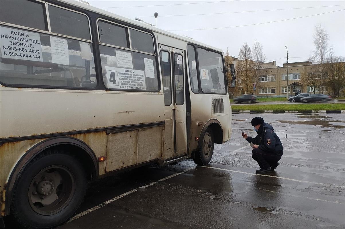 Два пассажирских автобуса сняли с маршрута в Костроме из-за неисправностей
