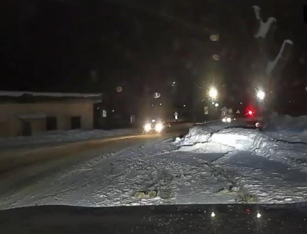 Костромские водители игнорируют светофор при пересечении железнодорожного переезда