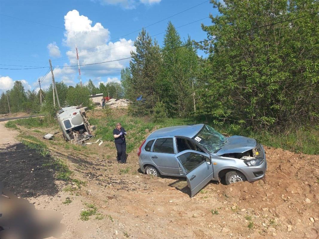 На костромской трассе при столкновении двух автомобилей погиб мужчина
