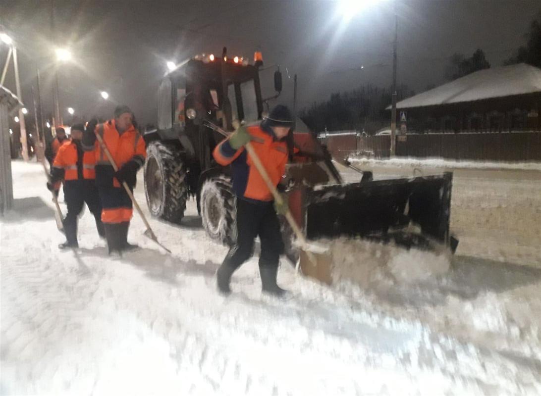 Более тысячи кубометров снега вывезли с улиц Костромы за одну ночь