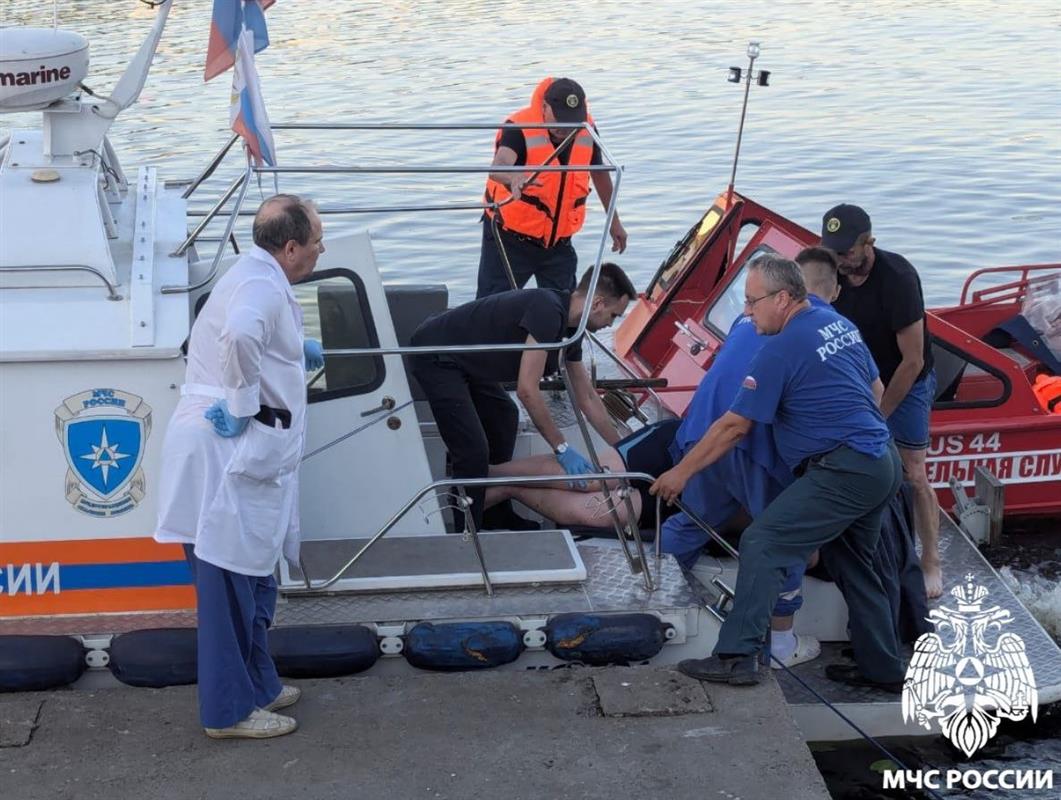 На реке Костроме сотрудники МЧС спасли тонущего мужчину