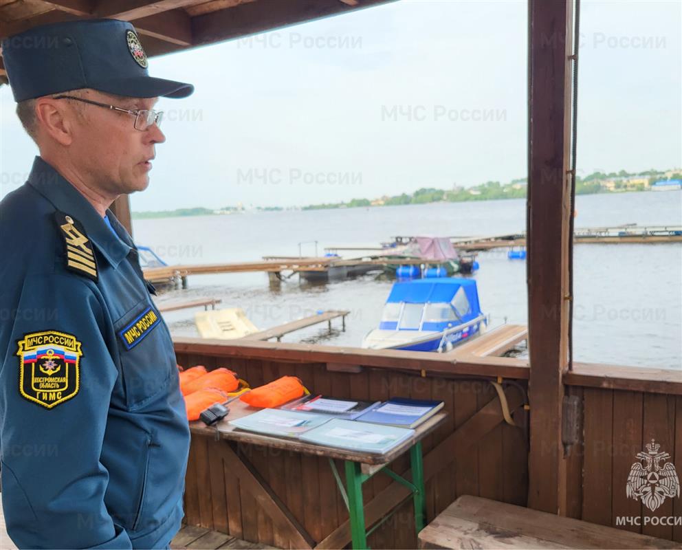 Инспекторы ГИМС проводят рейды по местам стоянок маломерных судов в Костроме