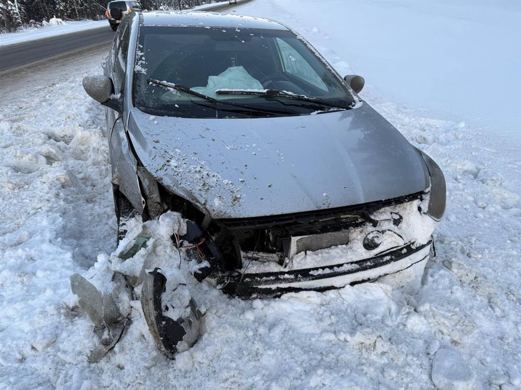 Опасные манёвры водителя привели к ДТП на костромской трассе