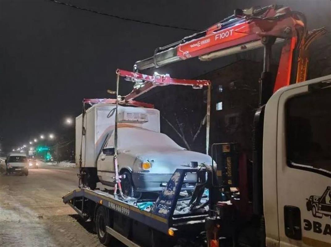 Работает спецтехника: что происходит с авто, мешающими уборке снега в Костроме?