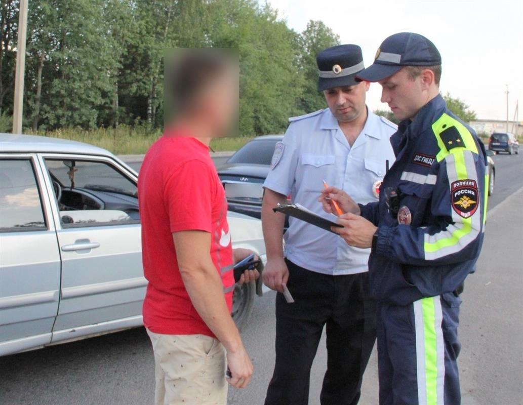 В выходные полицейские пресекли более 300 нарушений на дорогах Костромы