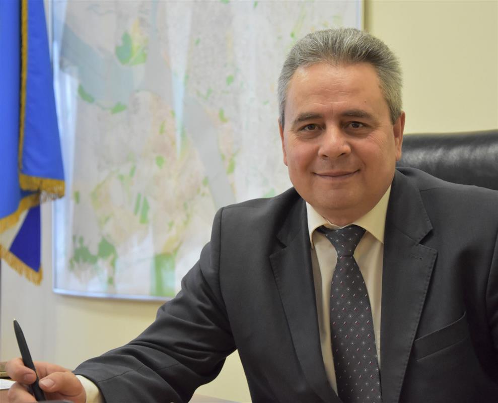 Глава Алeксей Смирнов поздравляет костромичек с Международным женским днём