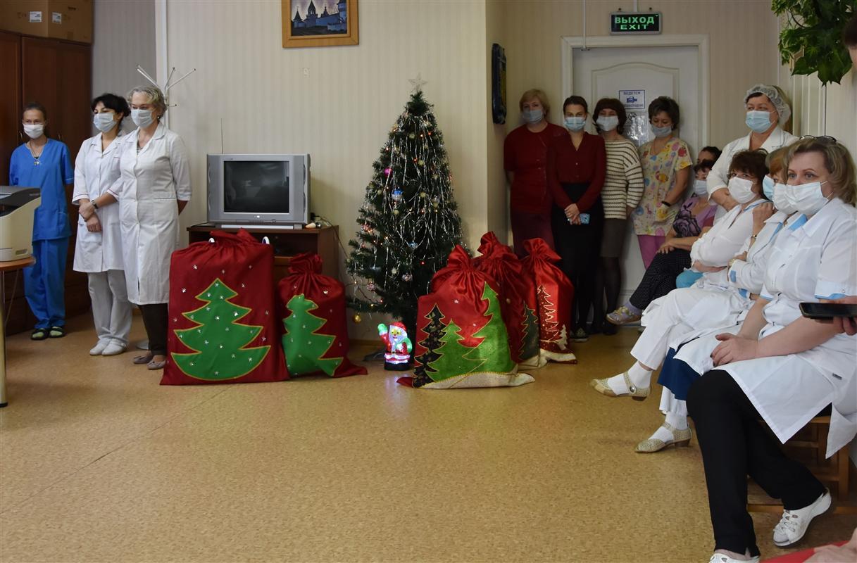 Воспитанники костромского дома ребенка получили новогодние подарки