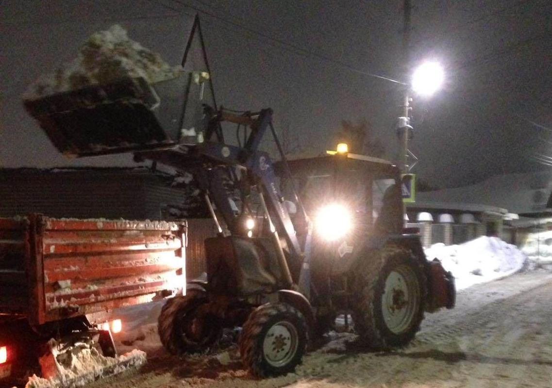 В Костроме устраняют последствия снегопада