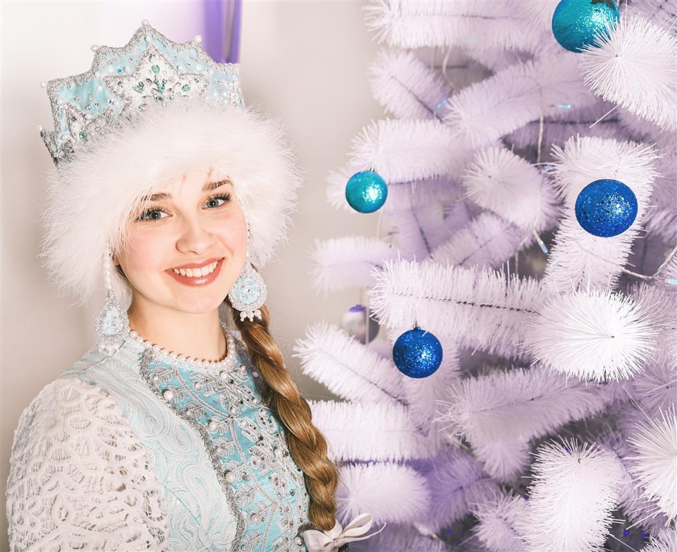 «Кружи, весна!» в Костроме: Российская Снегурочка отмечает День Рождения 
