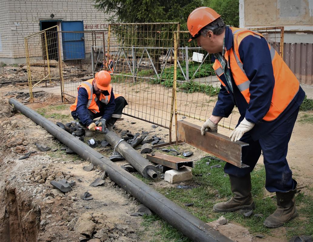 В Костроме специалисты устраняют повреждения на 9 участках тепловых сетей
