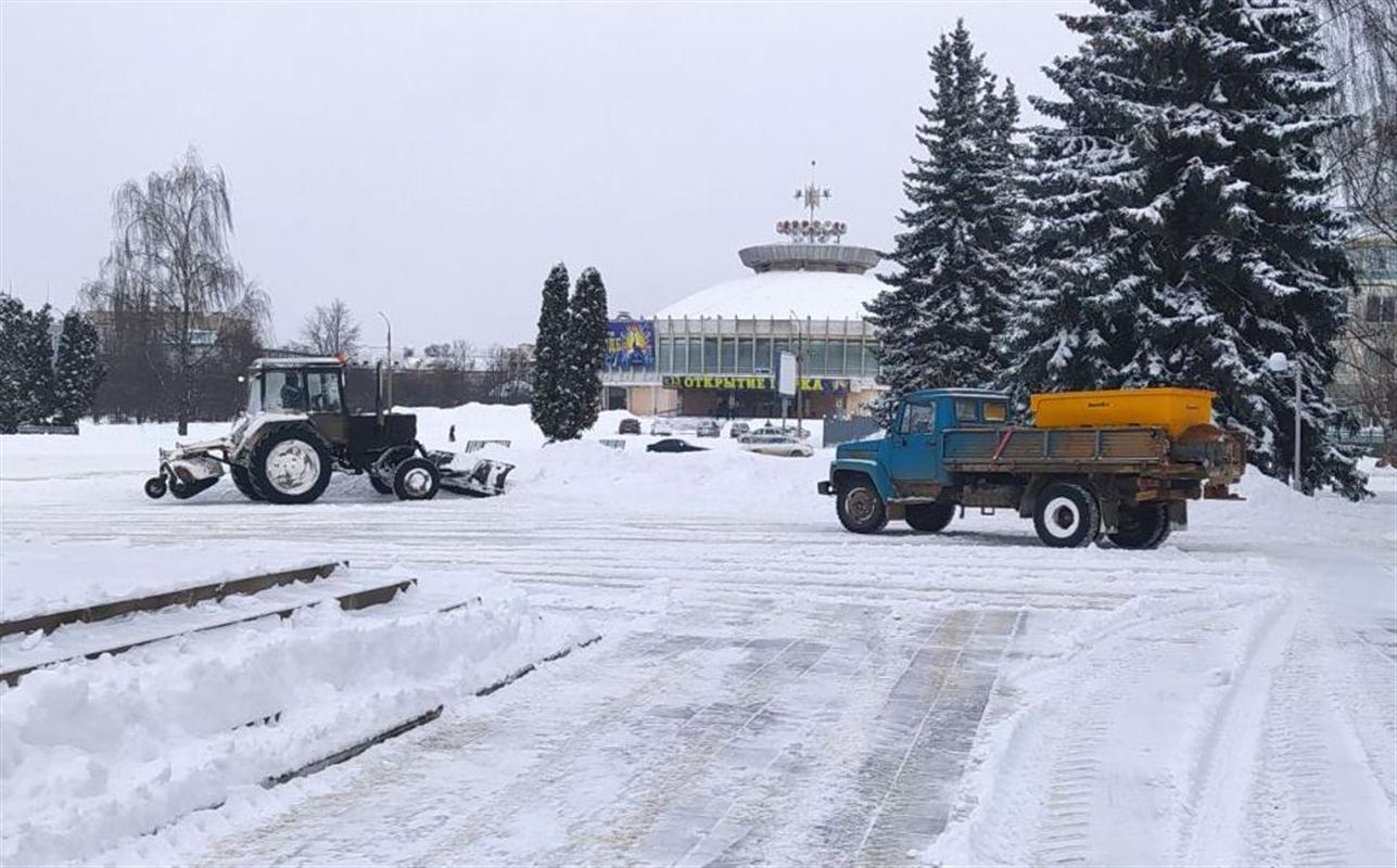 Костромские дорожники продолжают устранять последствия снегопадов