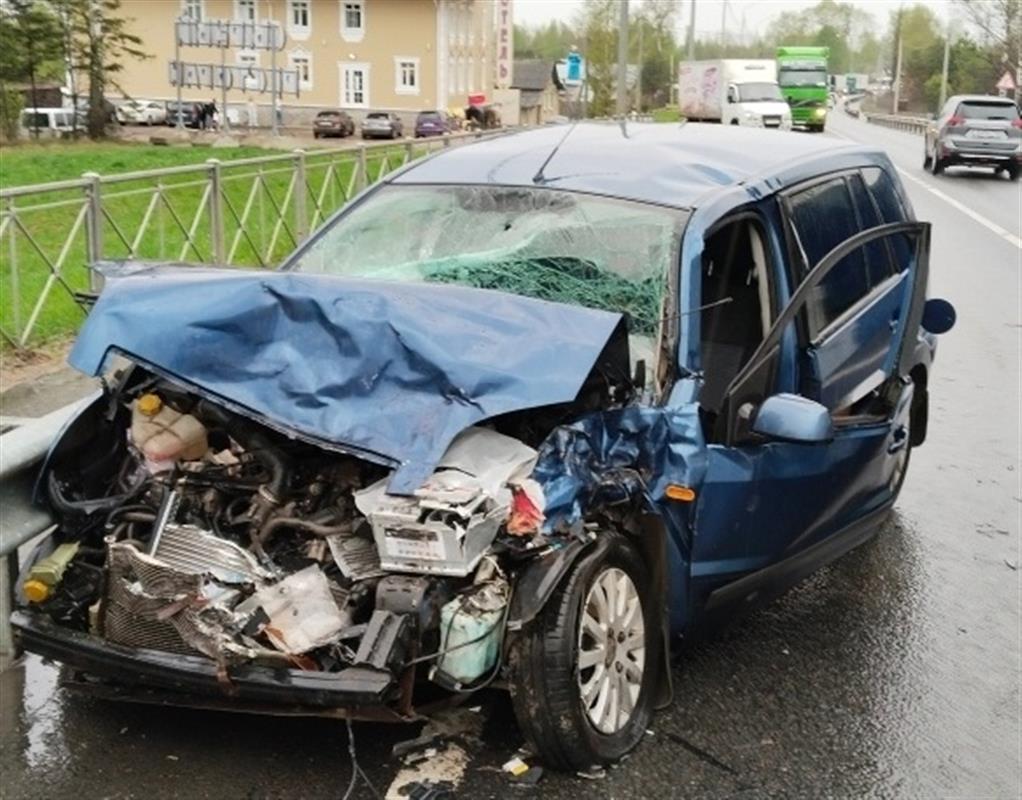 ДТП с тремя пострадавшими в Костромском районе спровоцировал 17-летний водитель
